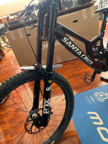 Used Fox 40 Fork 2024 bike — image 1 of 8