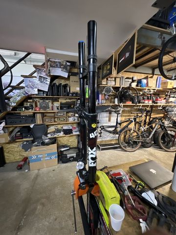 Used Fox 40 Fork 2024 bike — image 8 of 8