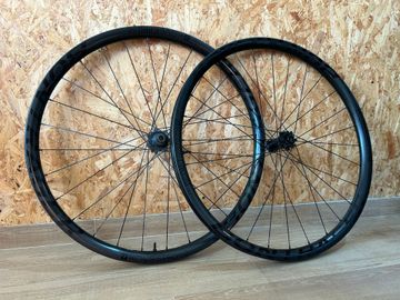 Used Bontrager Kovee Pro 30 TLR Wheels