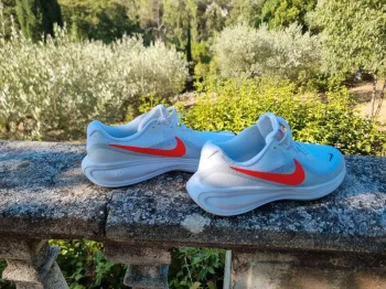 Orange Nike Baskets blanches bike de segunda mano — imagen 2 de 6