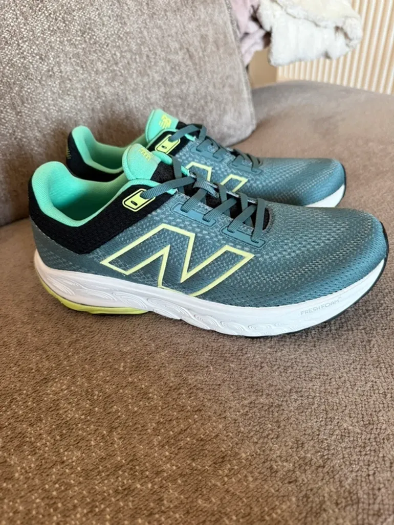 Used New Balance 860 bike — image 2 of 5