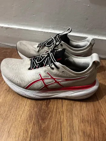 Brugt Asics Gel Nimbus 26 bike