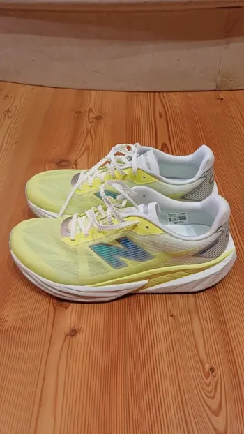 New Balance FuelCell Rebel v5 bike d'occasion