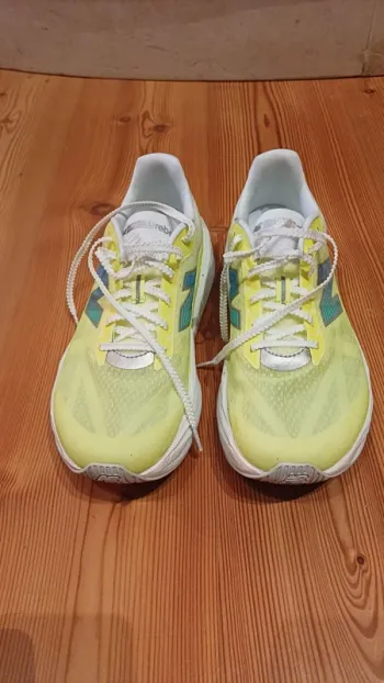 New Balance FuelCell Rebel v5 bike d'occasion — image 5 sur 6