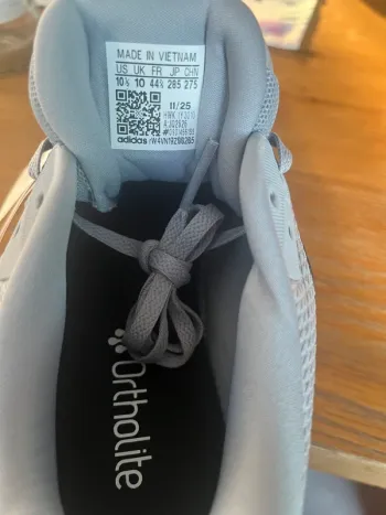 Adidas Laufschuhe Größe 44 2/3 bike usato — immagine 6 di 8