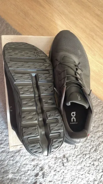 Używany On Running shoes bike — zdjęcie 2 z 4