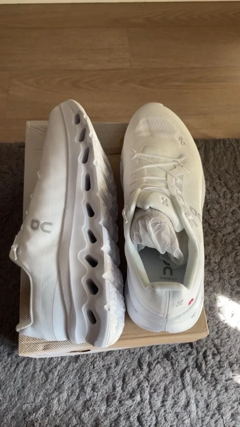 Tweedehands White On bike — afbeelding 3 van 4