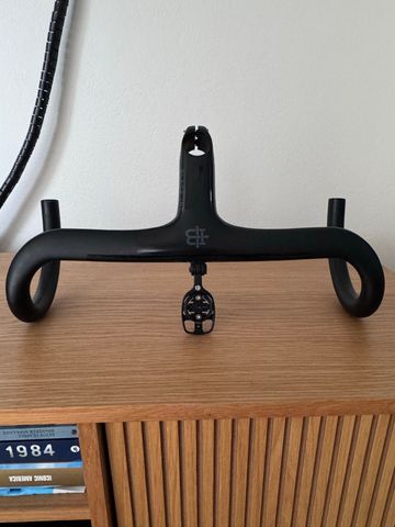 Used Black Inc Integrated Barstem 2023 bike — image 2 of 7