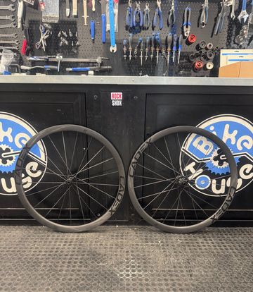 Tweedehands Cadex 36 Ultra Disc Carbon 2025 Wheels