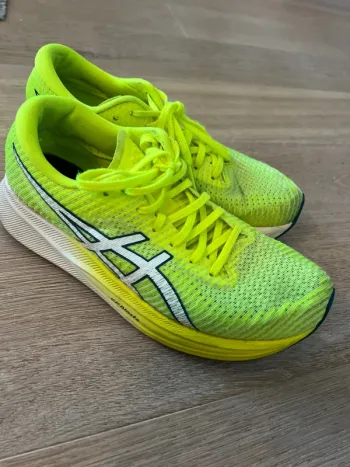 Použité Asics FF Blast+ bike
