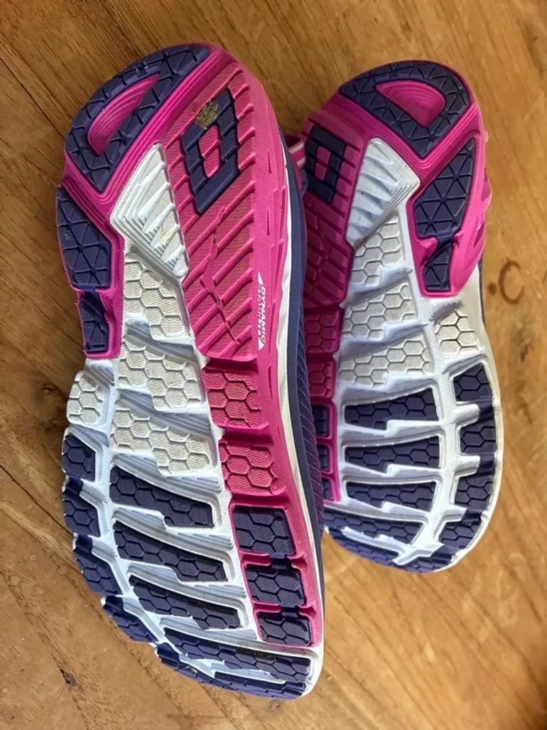 Hoka Arahi 2 bike usato — immagine 2 di 4