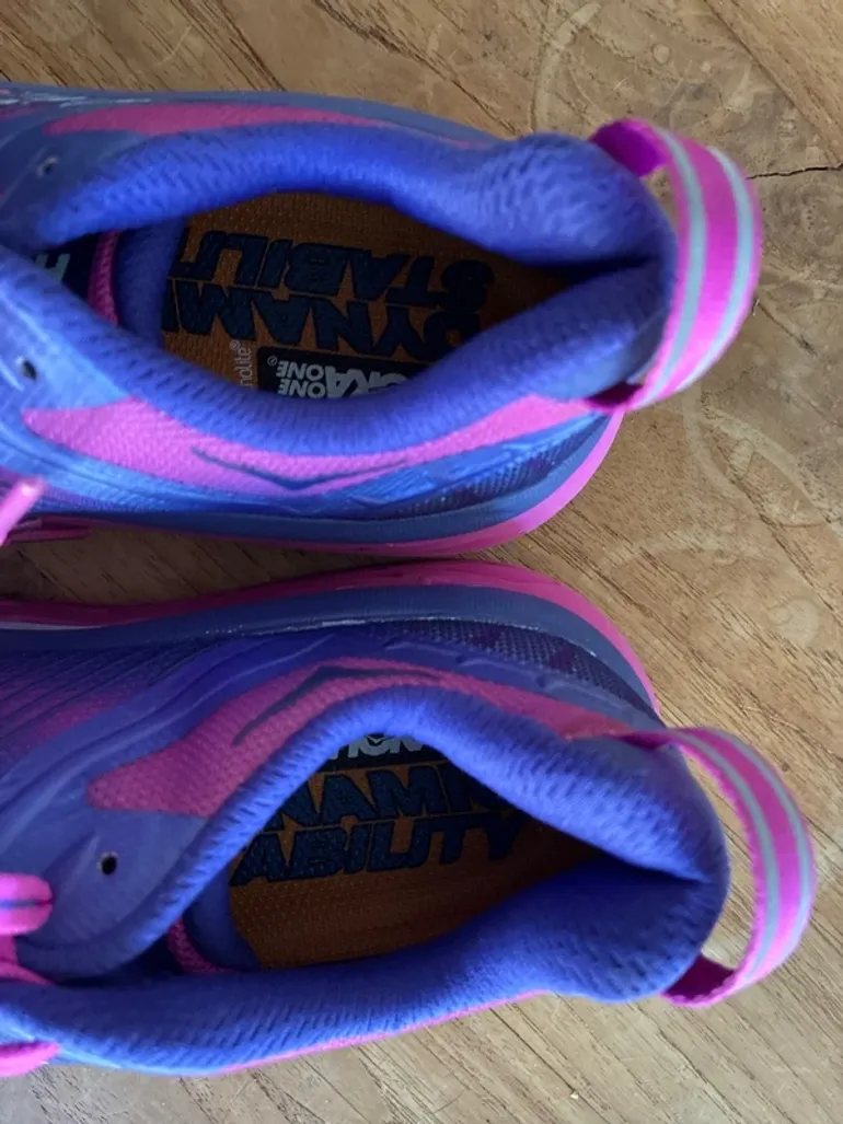 Hoka Arahi 2 bike usato — immagine 3 di 4