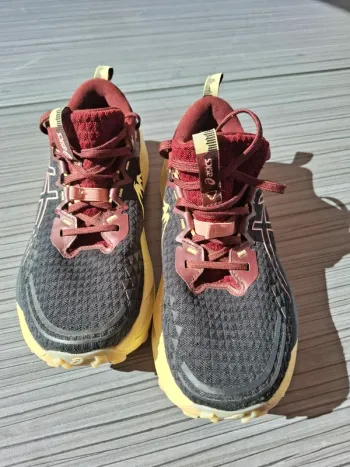 Used Asics Trail running shoes bike — image 2 of 7
