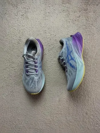 Adidas Novablast 3 bike usato — immagine 3 di 7