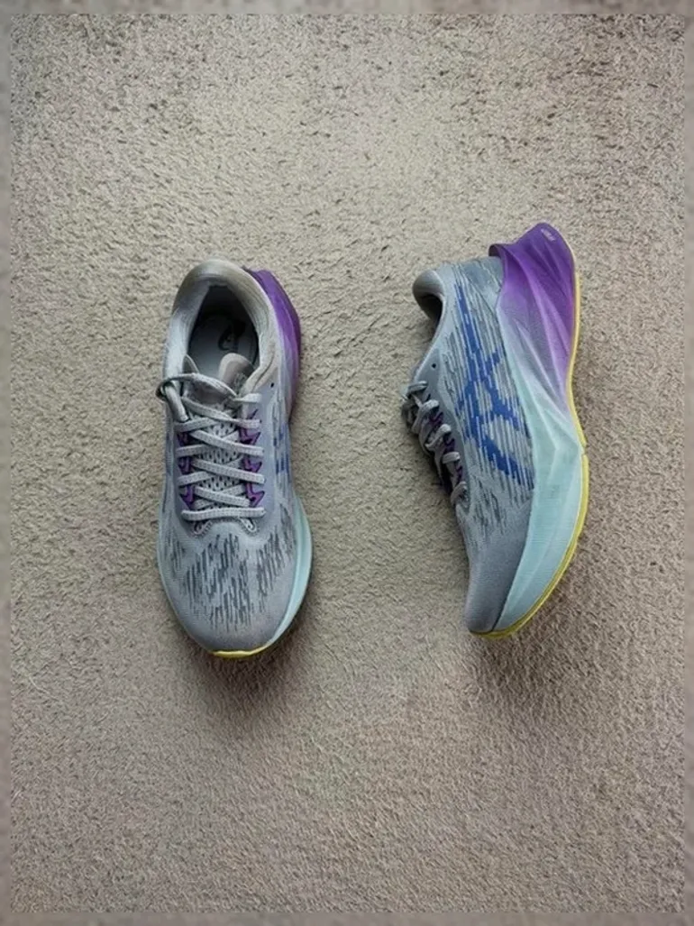 Adidas Novablast 3 bike usato — immagine 3 di 7