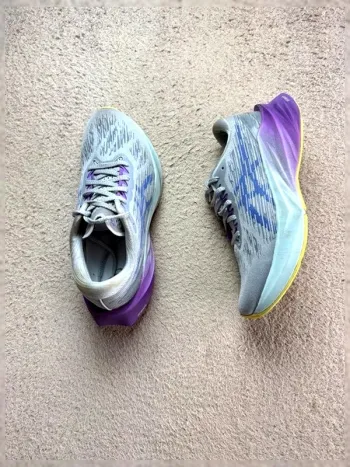 Adidas Novablast 3 bike usato — immagine 4 di 7