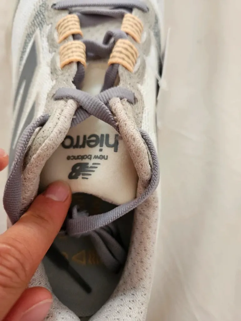 Używany New Balance Hierro v9 bike — zdjęcie 4 z 7