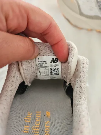 Używany New Balance Hierro v9 bike — zdjęcie 5 z 7