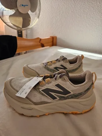 Używany New Balance Hierro v9 bike