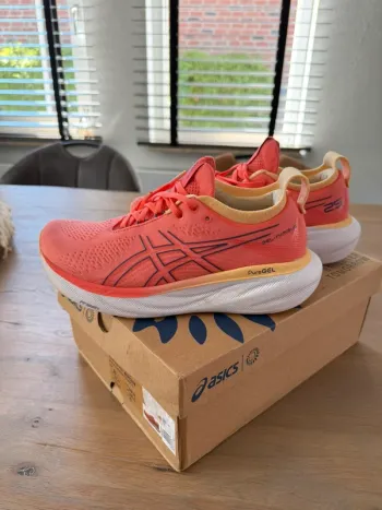 Gebrauchtes Asics Nimbus 25 bike