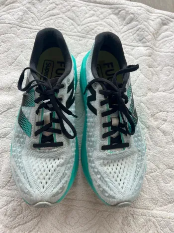 New Balance Donna Trainer US 8.5 bike d'occasion — image 2 sur 3