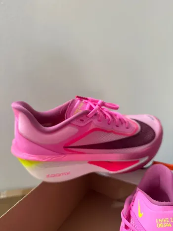 Used Nike Zoom Fly 6 bike
