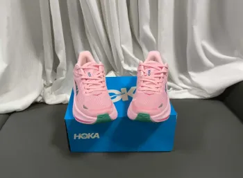 Gebrauchtes Hoka Chaussures de course pour femmes bike — Bild 2 von 5