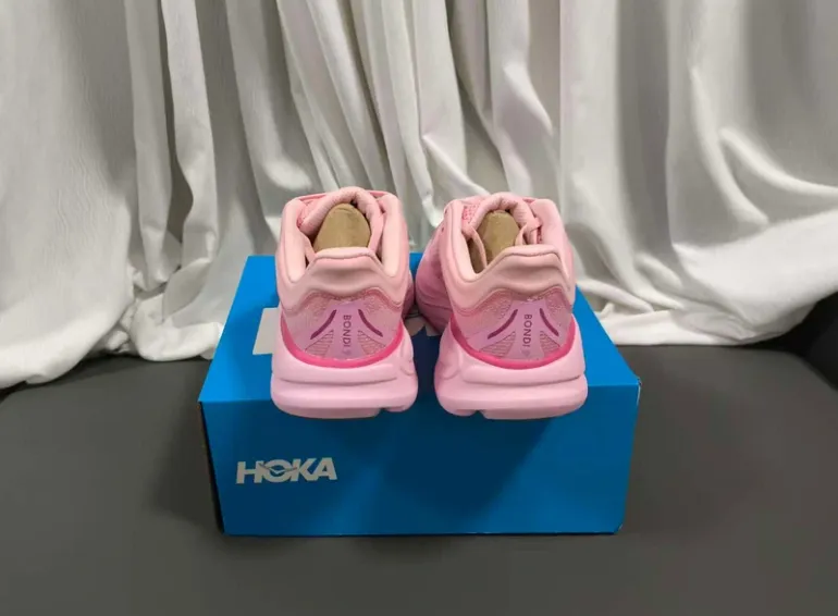 Gebrauchtes Hoka Chaussures de course pour femmes bike — Bild 3 von 5
