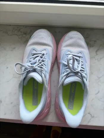 Hoka Arahi 7 bike usato — immagine 3 di 6