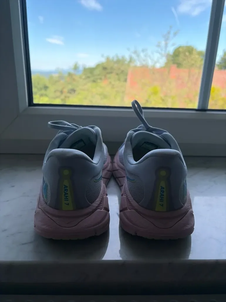 Hoka Arahi 7 bike usato — immagine 4 di 6