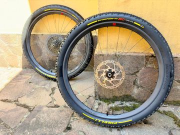 Używany Fulcrum Red Zone Carbon 2025 Wheels