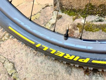 Fulcrum Red Zone Carbon 2025 bike usato — immagine 5 di 6
