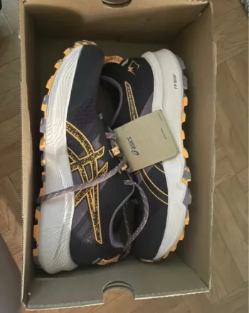 Asics Trabuco Terra 2 bike usato