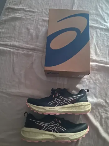 Asics Gel Sonoma 8 bike usato