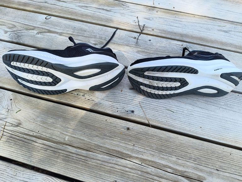 Brugt Saucony Guide 2025 bike — billede 2 af 4