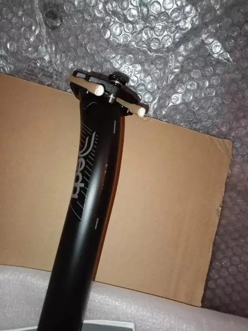 Używany Deda Elementi Superzero Carbon Seatpost 2026 bike — zdjęcie 4 z 6
