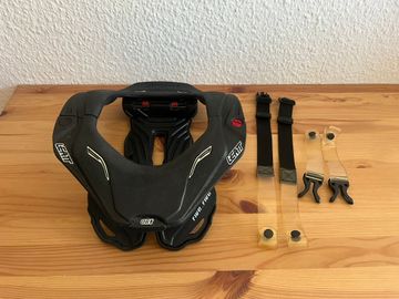 Brugt LEATT DBX 5.5 Neck Brace bike — billede 1 af 6