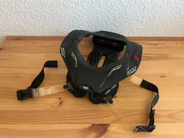 Brugt LEATT DBX 5.5 Neck Brace bike — billede 5 af 6