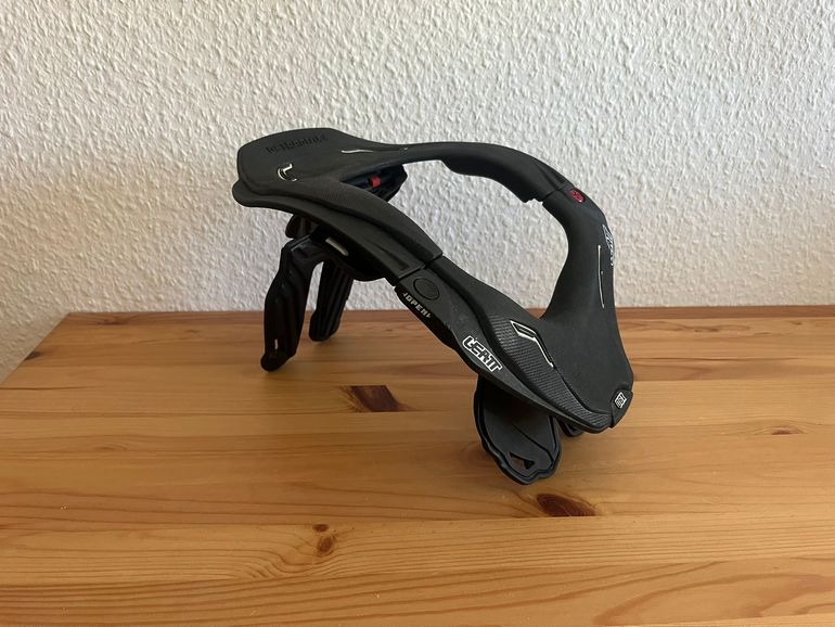 Brugt LEATT DBX 5.5 Neck Brace bike — billede 3 af 6