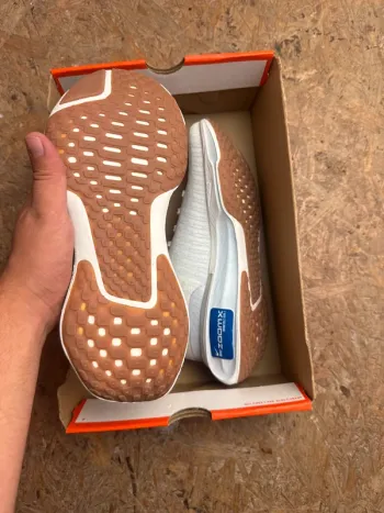 Nike ZoomX Invincible Run Fk 3 bike d'occasion — image 5 sur 9
