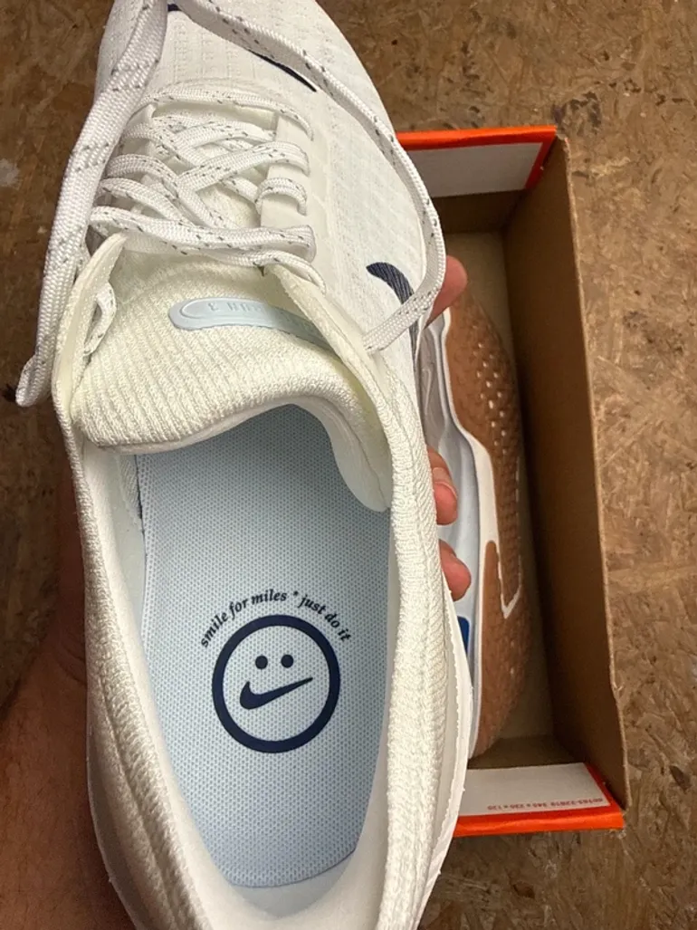 Nike ZoomX Invincible Run Fk 3 bike d'occasion — image 7 sur 9