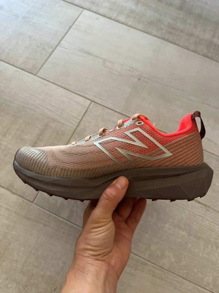 Używany New Balance FuelCell Venym bike — zdjęcie 5 z 14
