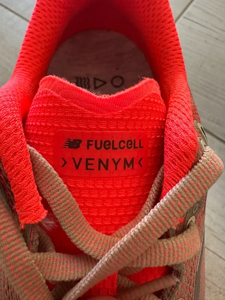 Używany New Balance FuelCell Venym bike — zdjęcie 11 z 14