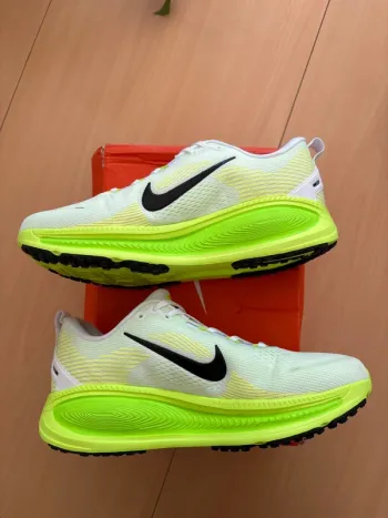 Tweedehands Nike Vomero 18 bike — afbeelding 2 van 6