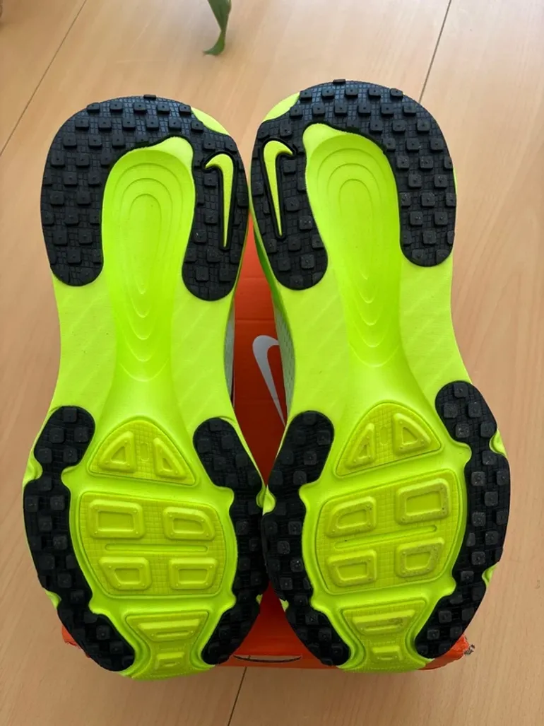 Tweedehands Nike Vomero 18 bike — afbeelding 3 van 6