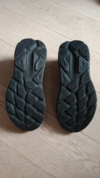 Hoka Clifton 9 GTX bike usato — immagine 4 di 7