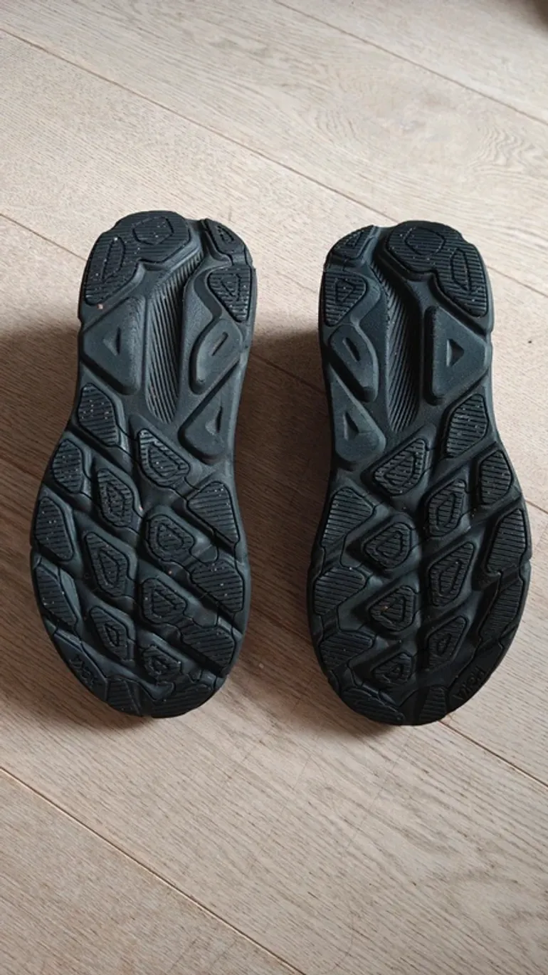 Hoka Clifton 9 GTX bike usato — immagine 4 di 7
