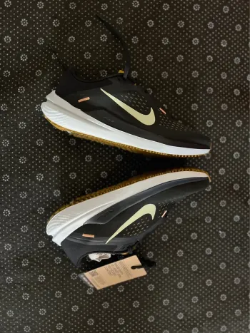 Tweedehands Nike Air Winflo 10 bike — afbeelding 2 van 4