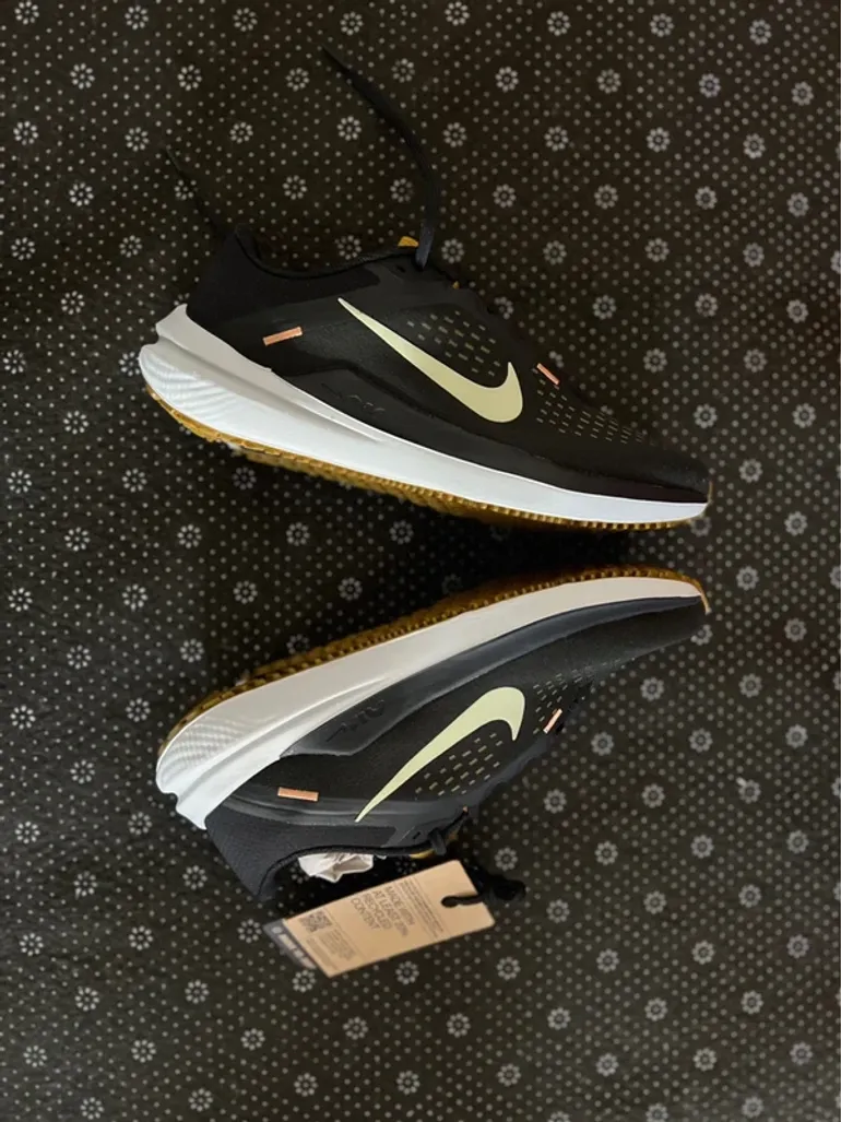 Tweedehands Nike Air Winflo 10 bike — afbeelding 2 van 4