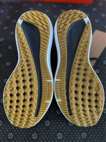 Tweedehands Nike Air Winflo 10 bike — afbeelding 3 van 4